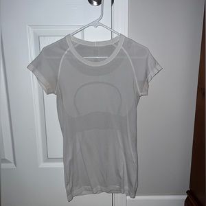 Lululemon swiftly tech short sleeve